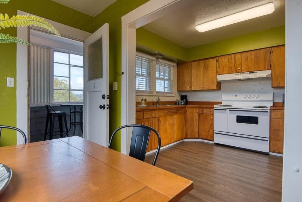 #Stayinmydistrict Historic Apartment Near Downtown Coos Bay Eksteriør billede